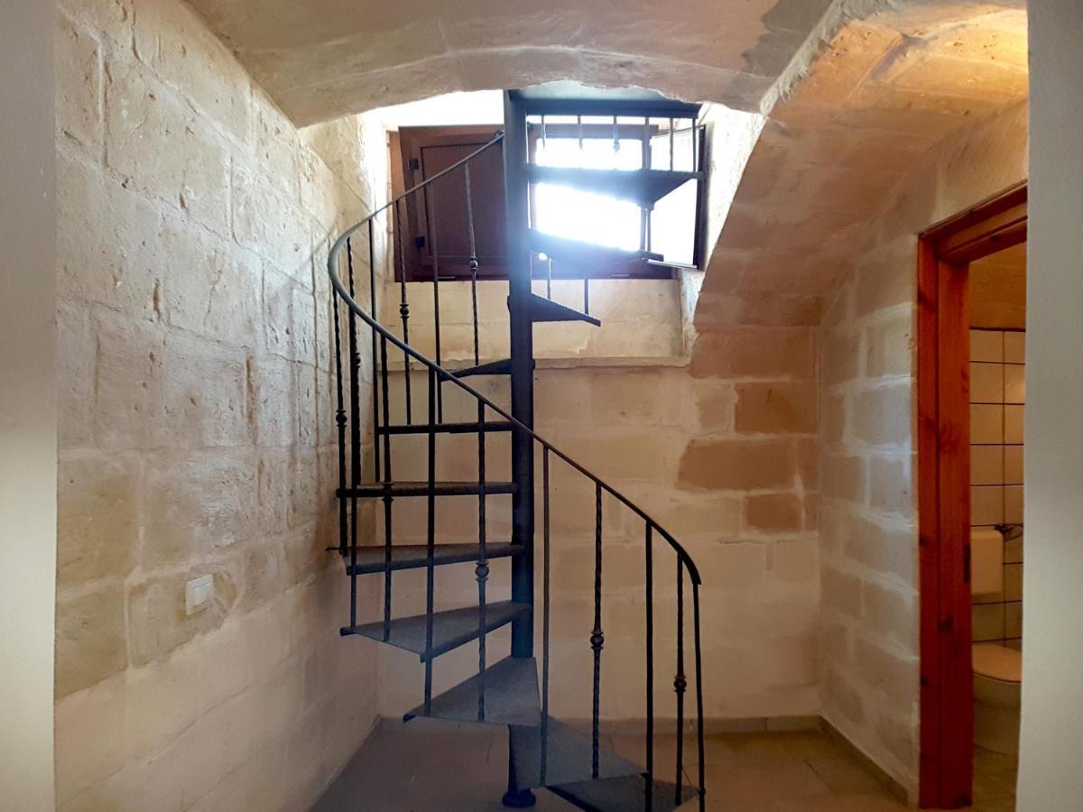 Oikia Vacanze Uggiano La Chiesa Casa Dante Екстериор снимка